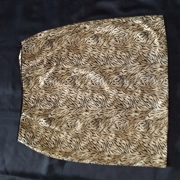 VINTAGE Worthington Animal Print Wrap Skirt - Picture 14 of 16